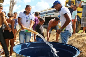 Cosama distribui água no Monte Horebe